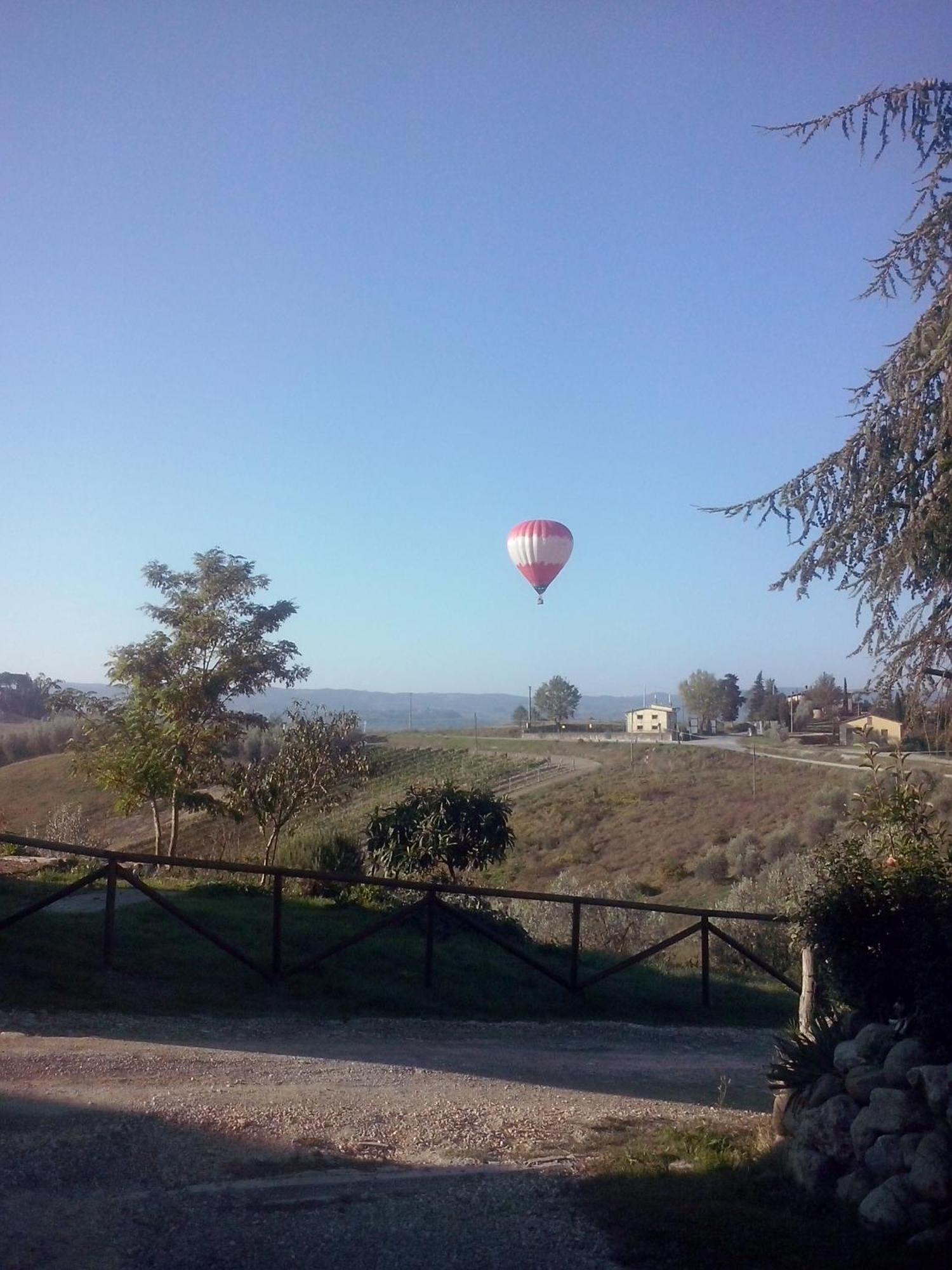 Casa Vacanze Santa Maria Certaldo Buitenkant foto