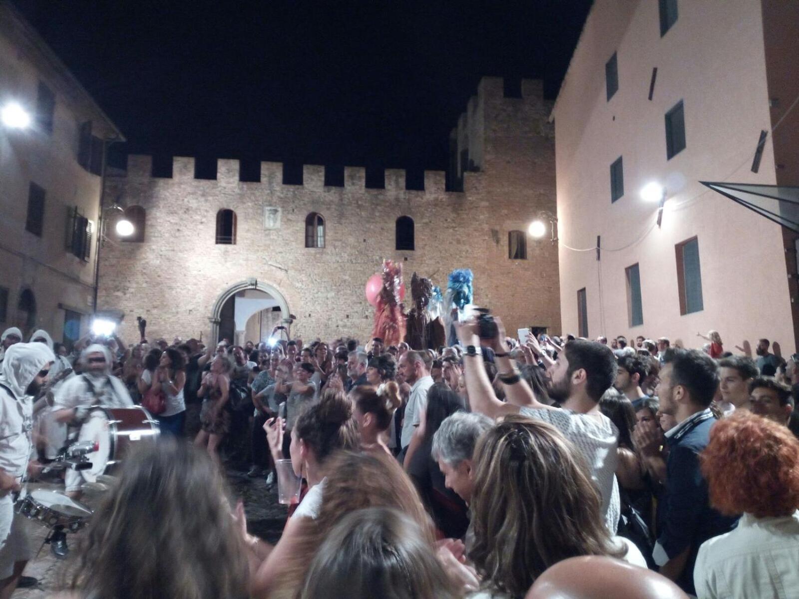 Casa Vacanze Santa Maria Certaldo Buitenkant foto